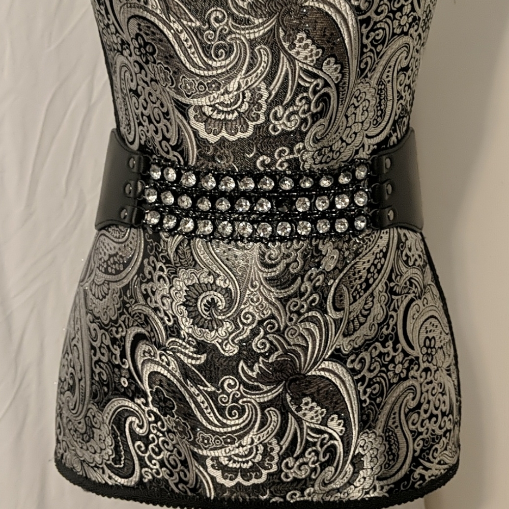 ✨5/$25✨ NWT Express rhinestone belt
